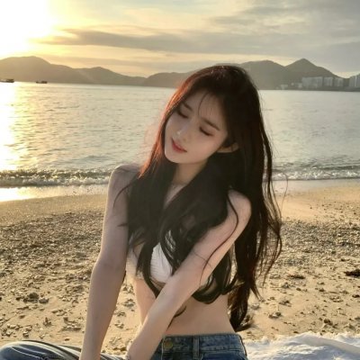 蝙蝠女侠第一季海报