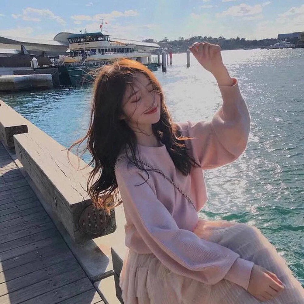 黑色蝴蝶海报